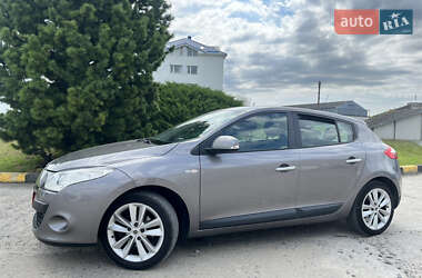 Хэтчбек Renault Megane 2010 в 