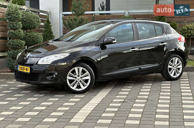 Хэтчбек Renault Megane 2011 в 