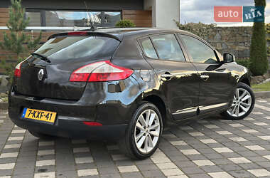 Хэтчбек Renault Megane 2011 в 