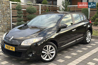 Хэтчбек Renault Megane 2011 в 
