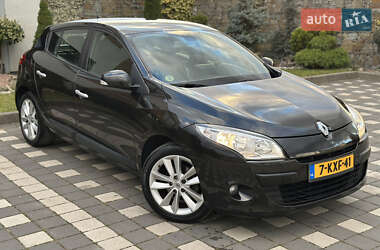 Хэтчбек Renault Megane 2011 в 