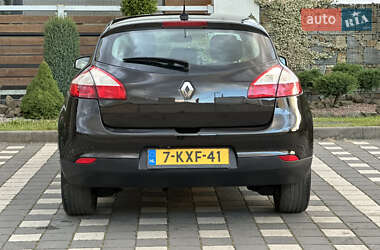 Хэтчбек Renault Megane 2011 в 