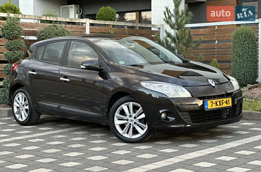 Хэтчбек Renault Megane 2011 в 