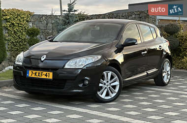 Хэтчбек Renault Megane 2011 в 