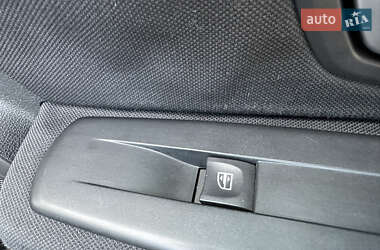 Хэтчбек Renault Megane 2011 в 