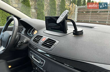 Хэтчбек Renault Megane 2011 в 