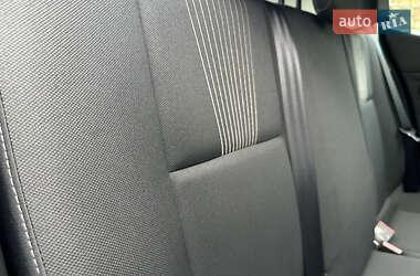 Хэтчбек Renault Megane 2011 в 