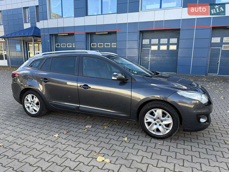 Універсал Renault Megane 2012 в  фото Універсал Renault Megane 2012 в