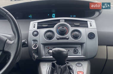 Хэтчбек Renault Megane 2009 в 
