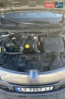 Хэтчбек Renault Megane 2011 в 