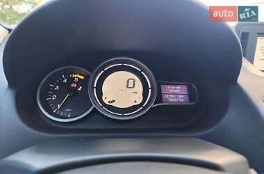 Хэтчбек Renault Megane 2011 в 