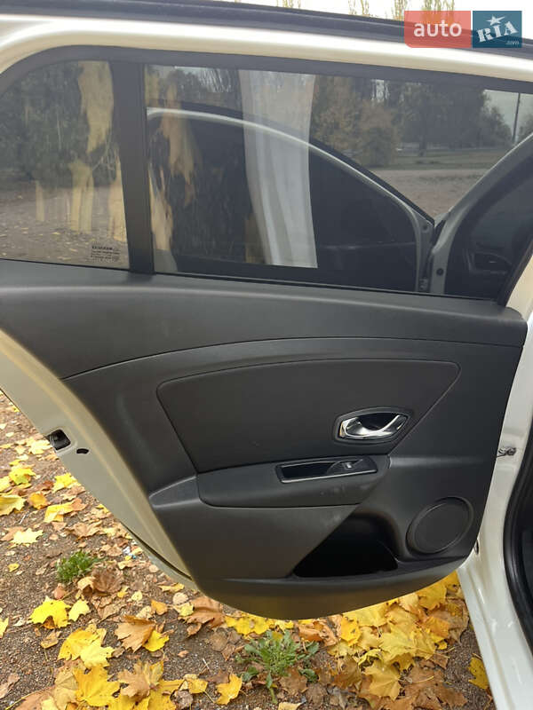 Универсал Renault Megane 2014 в Первомайске фото 21 Универсал Renault Megane 2014 в Первомайске