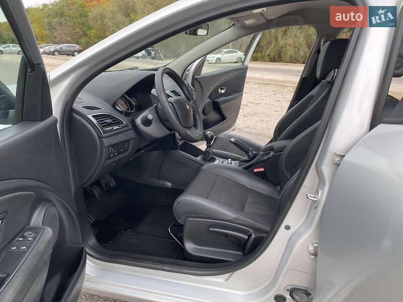 Хетчбек Renault Megane 2014 в Дніпрі фото 22 Хетчбек Renault Megane 2014 в Дніпрі