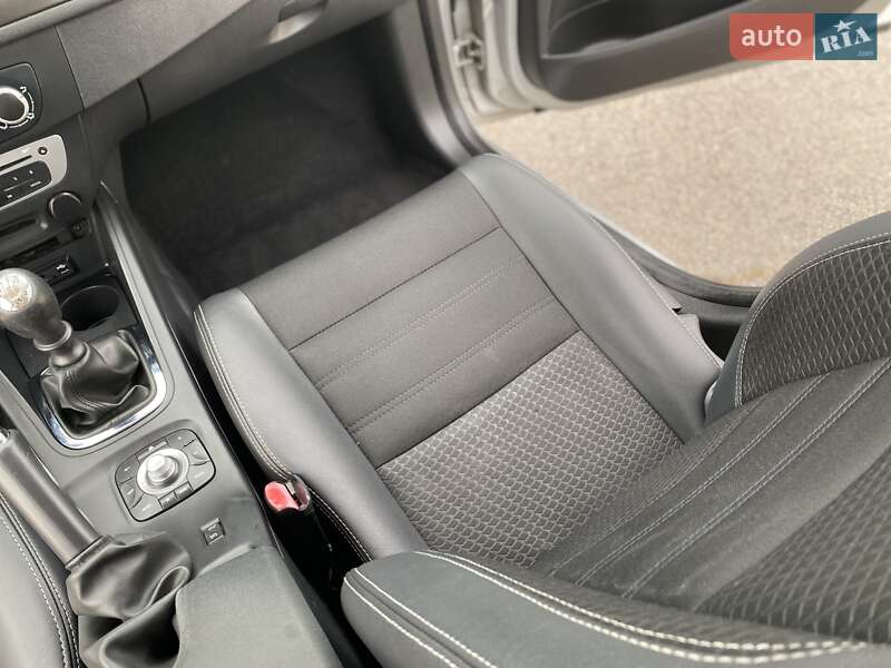 Хетчбек Renault Megane 2014 в Дніпрі фото 55 Хетчбек Renault Megane 2014 в Дніпрі