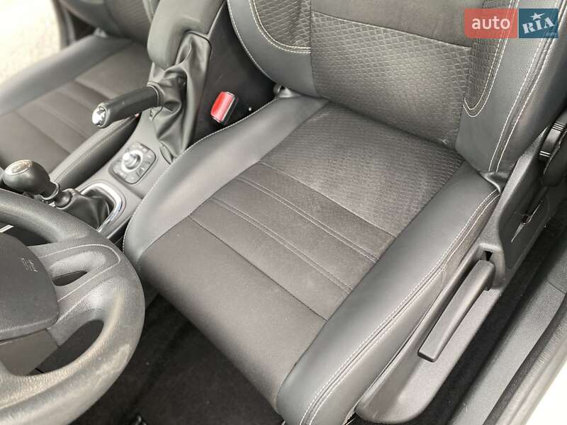 Хетчбек Renault Megane 2014 в Дніпрі фото 57 Хетчбек Renault Megane 2014 в Дніпрі