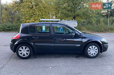 Хетчбек Renault Megane 2006 в  фото 8 Хетчбек Renault Megane 2006 в