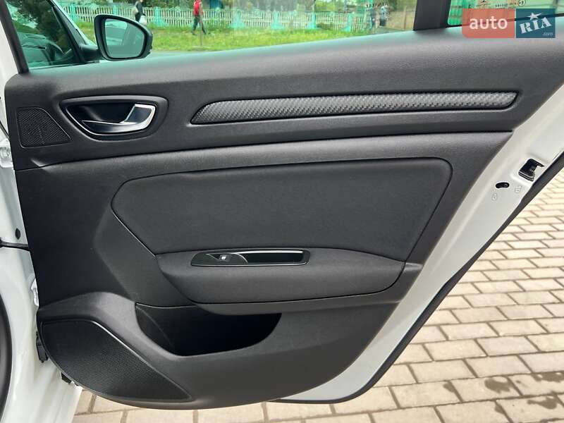Универсал Renault Megane 2018 в Радехове фото 24 Универсал Renault Megane 2018 в Радехове