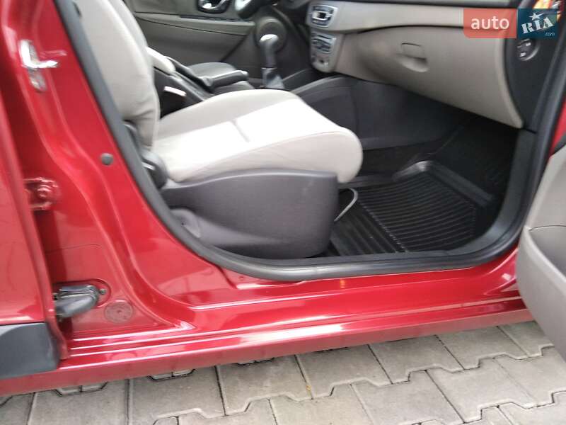Универсал Renault Megane 2010 в Стрые фото 44 Универсал Renault Megane 2010 в Стрые