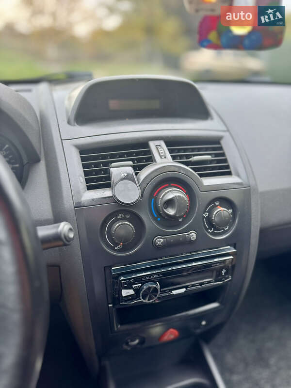 Седан Renault Megane 2006 в Мукачевому