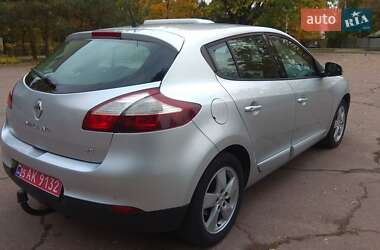 Хэтчбек Renault Megane 2015 в 