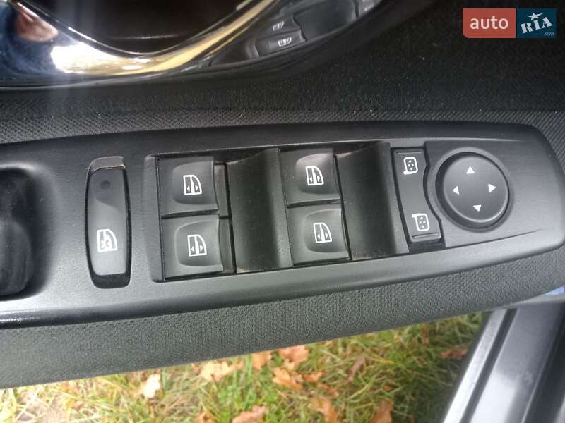 Универсал Renault Megane 2012 в Калиновке фото 14 Универсал Renault Megane 2012 в Калиновке