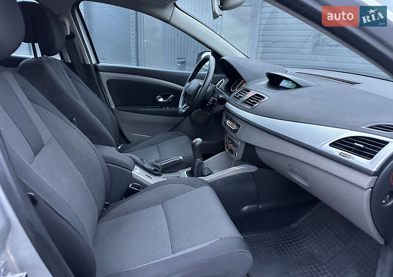 Хэтчбек Renault Megane 2009 в Кропивницком фото 12 Хэтчбек Renault Megane 2009 в Кропивницком