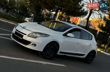 Хэтчбек Renault Megane 2013 в 