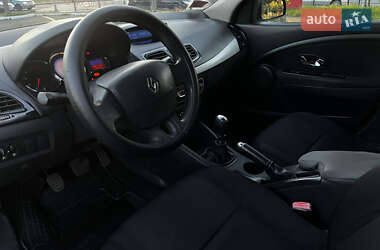 Хэтчбек Renault Megane 2013 в 