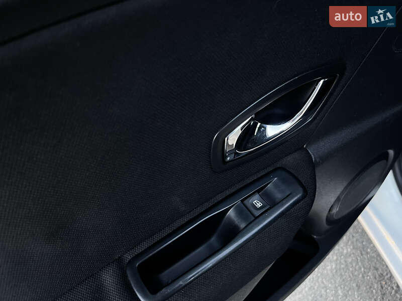 Хетчбек Renault Megane 2013 в Одесі фото 19 Хетчбек Renault Megane 2013 в Одесі