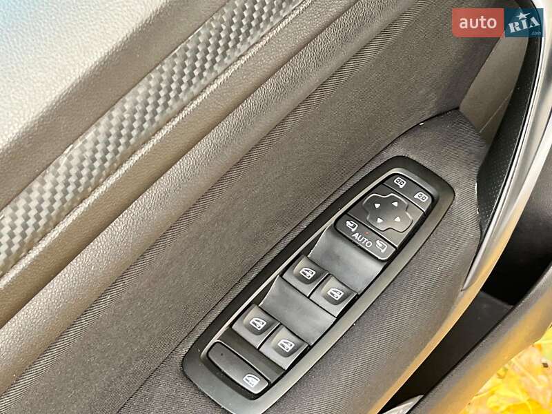 Универсал Renault Megane 2018 в Киеве фото 29 Универсал Renault Megane 2018 в Киеве