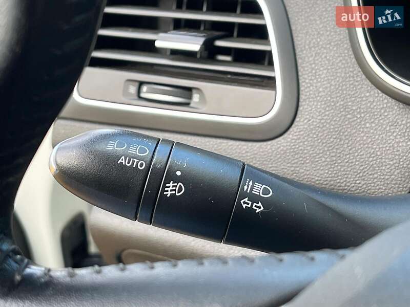 Универсал Renault Megane 2018 в Киеве фото 34 Универсал Renault Megane 2018 в Киеве