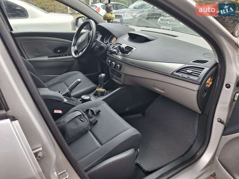 Хэтчбек Renault Megane 2011 в Виннице