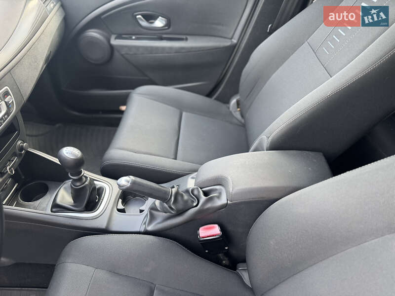 Универсал Renault Megane 2011 в Ровно фото 22 Универсал Renault Megane 2011 в Ровно