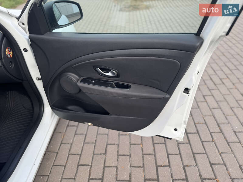 Универсал Renault Megane 2011 в Ровно фото 38 Универсал Renault Megane 2011 в Ровно