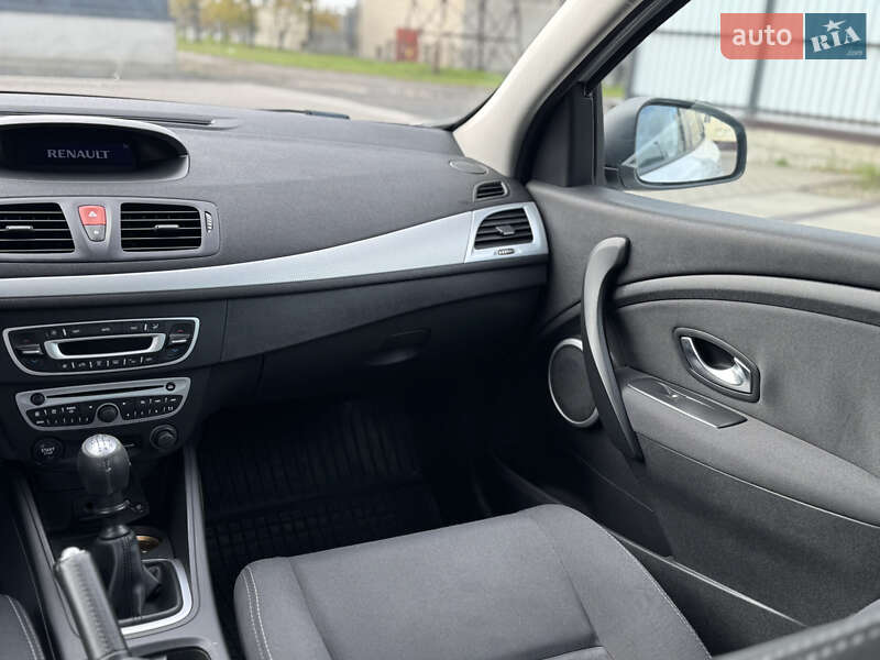 Хэтчбек Renault Megane 2009 в Луцке фото 23 Хэтчбек Renault Megane 2009 в Луцке