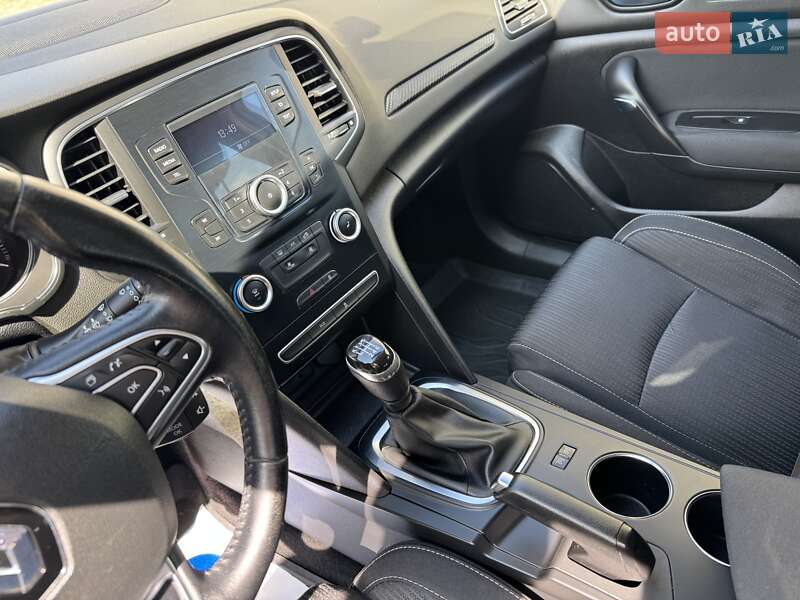 Хэтчбек Renault Megane 2017 в Калуше фото 13 Хэтчбек Renault Megane 2017 в Калуше