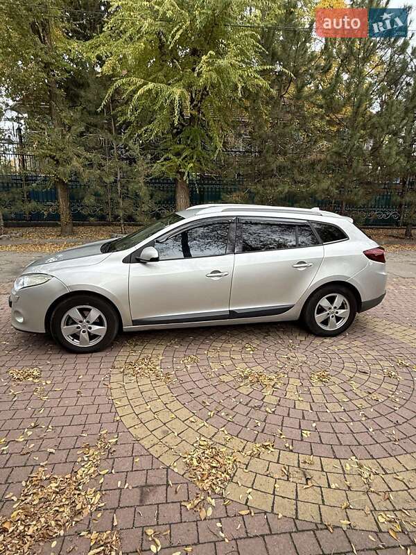 Хэтчбек Renault Megane 2011 в Запорожье