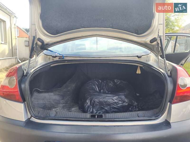 Седан Renault Megane 2005 в Охтирці фото 8 Седан Renault Megane 2005 в Охтирці