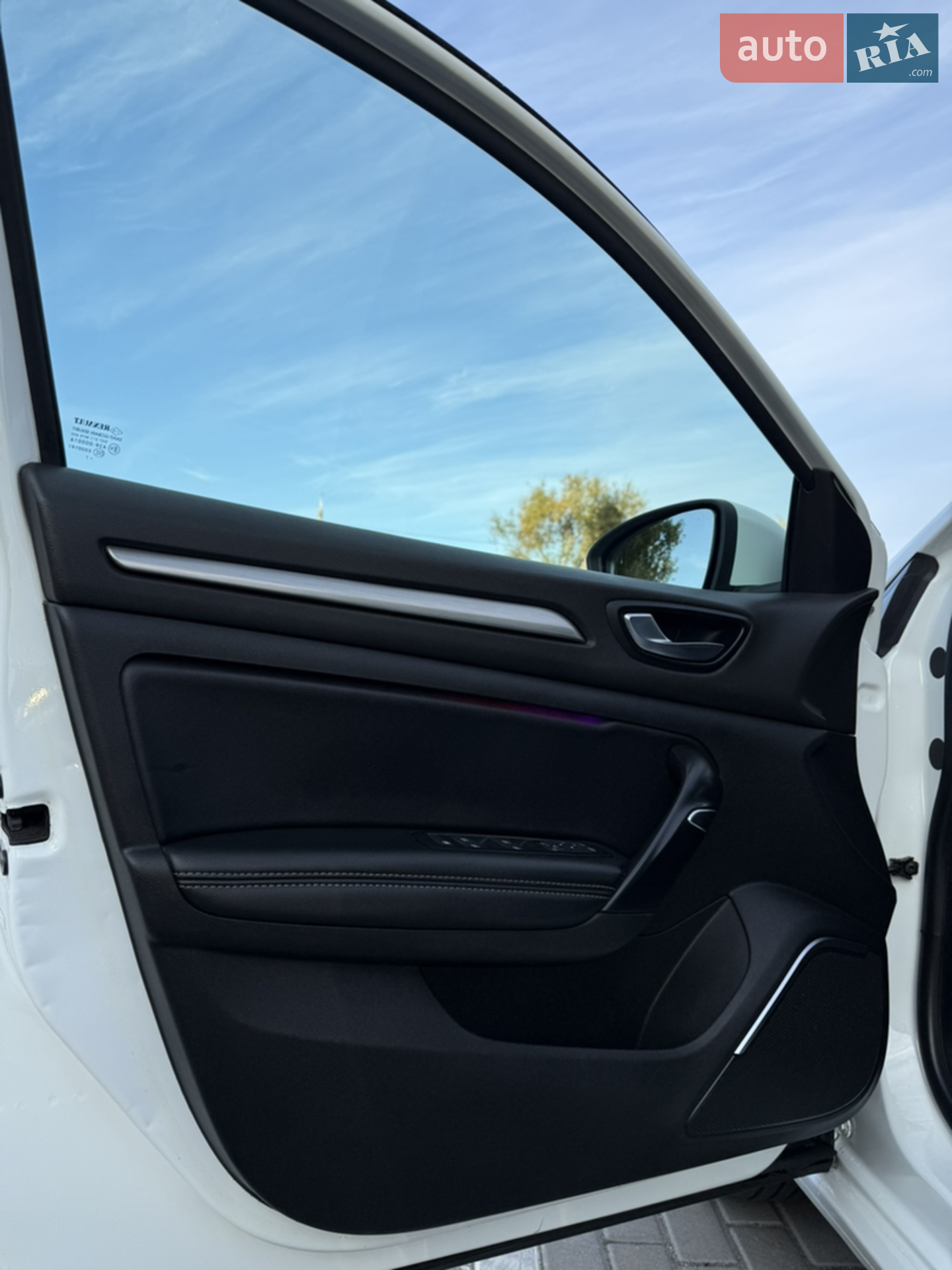 Renault Megane 2017 VIN VF1RFB00858677841 фото оголошення 15 з 22