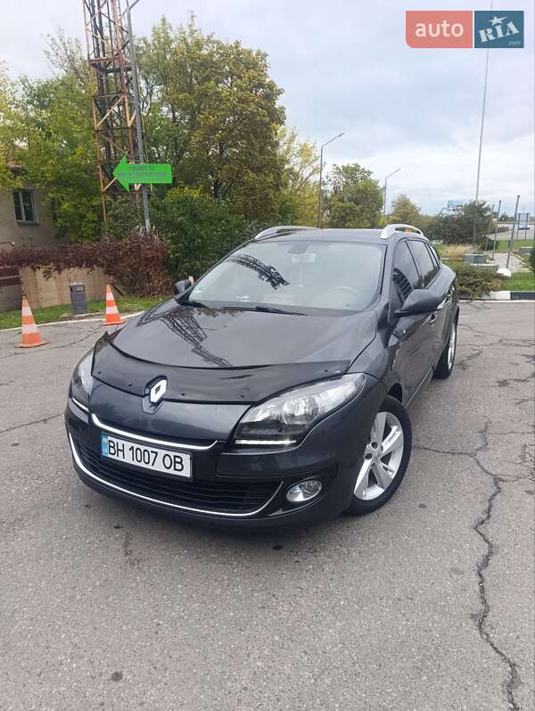 Универсал Renault Megane 2013 в Червонознаменке фото 17 Универсал Renault Megane 2013 в Червонознаменке