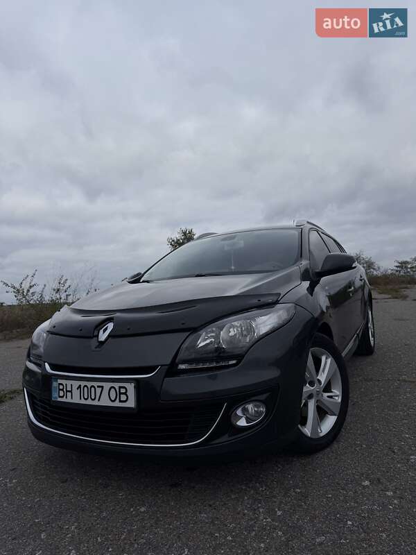 Универсал Renault Megane 2013 в Червонознаменке фото 25 Универсал Renault Megane 2013 в Червонознаменке