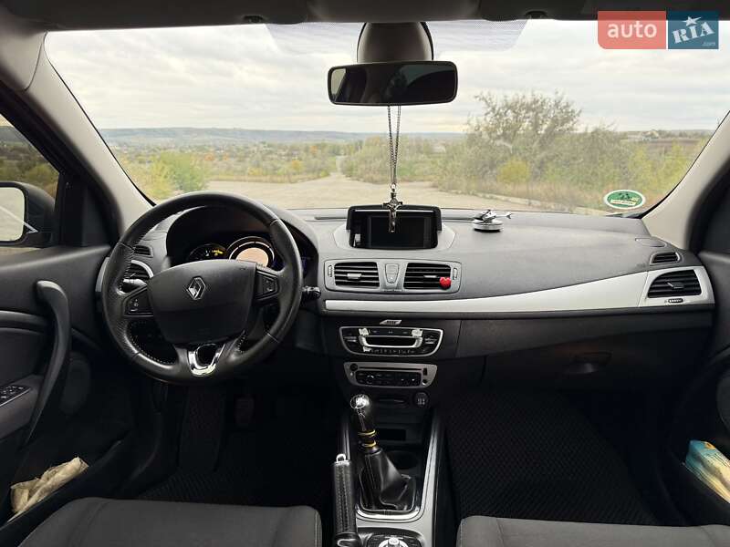 Универсал Renault Megane 2013 в Червонознаменке фото 28 Универсал Renault Megane 2013 в Червонознаменке
