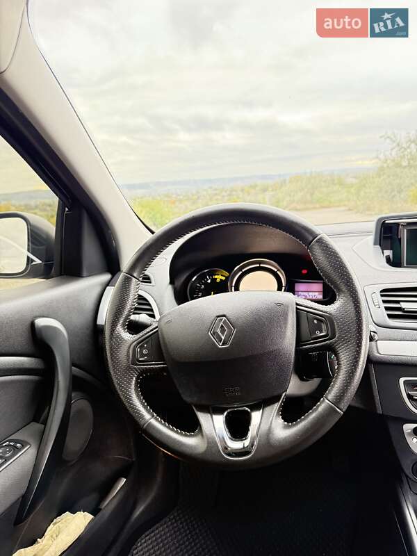 Универсал Renault Megane 2013 в Червонознаменке фото 32 Универсал Renault Megane 2013 в Червонознаменке