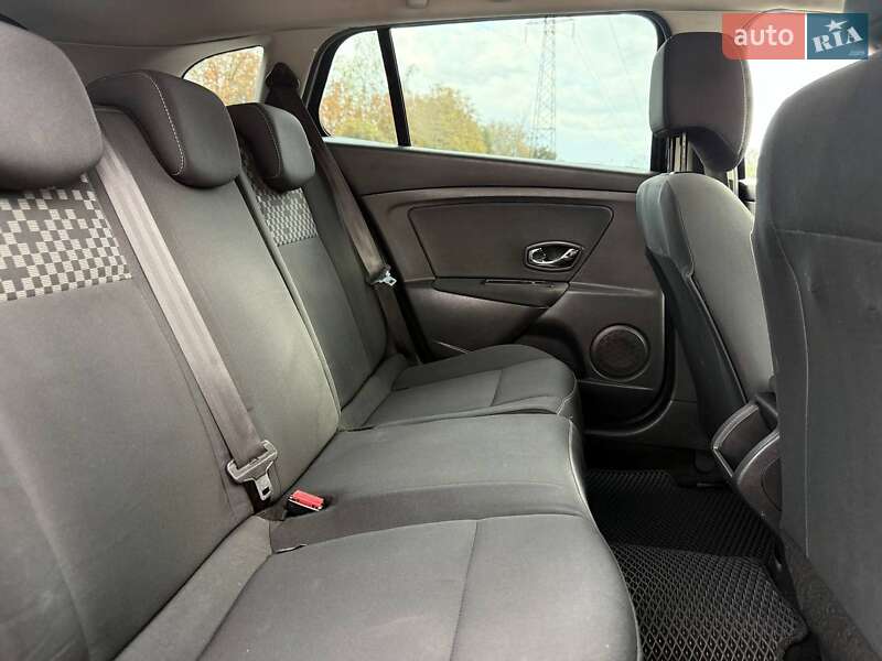 Универсал Renault Megane 2013 в Кривом Роге фото 17 Универсал Renault Megane 2013 в Кривом Роге