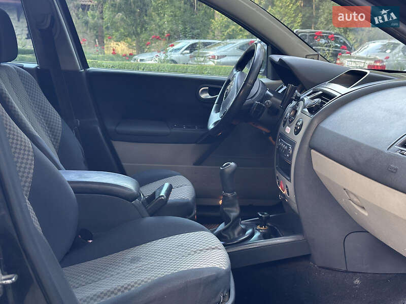 Универсал Renault Megane 2004 в Калиновке фото 17 Универсал Renault Megane 2004 в Калиновке