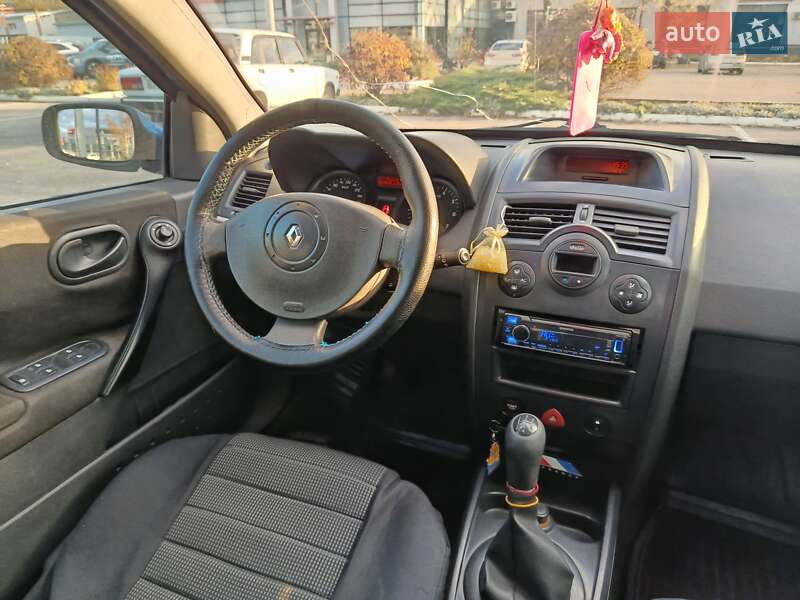 Хетчбек Renault Megane 2004 в Кропивницькому фото 11 Хетчбек Renault Megane 2004 в Кропивницькому