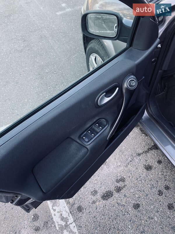 Универсал Renault Megane 2009 в Ровно фото 19 Универсал Renault Megane 2009 в Ровно