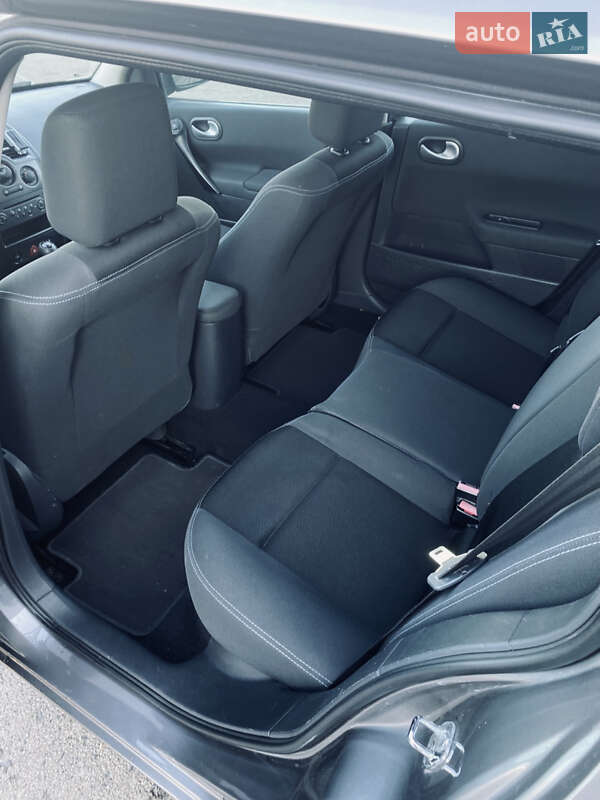 Универсал Renault Megane 2009 в Ровно фото 24 Универсал Renault Megane 2009 в Ровно