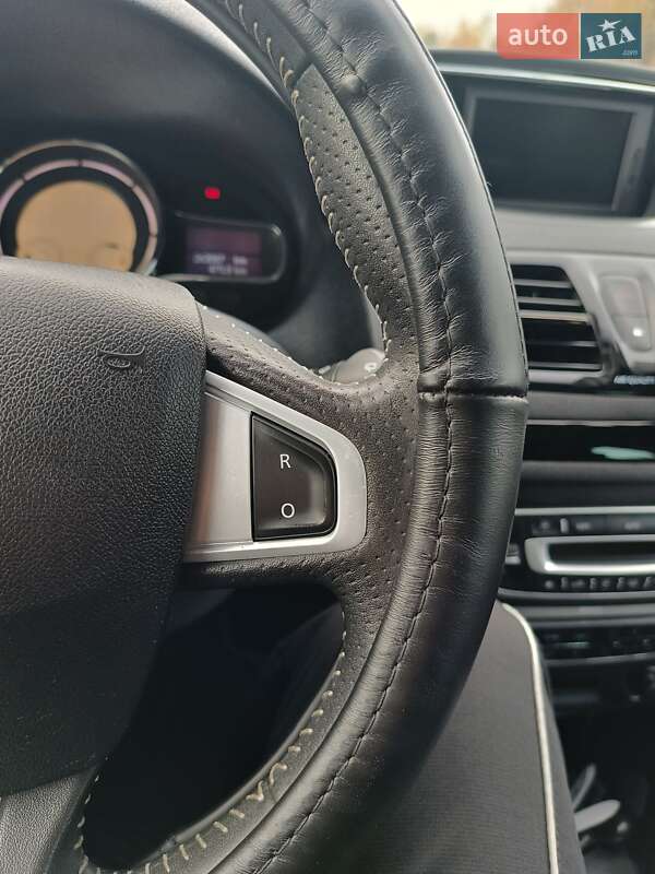 Универсал Renault Megane 2012 в Сарнах фото 45 Универсал Renault Megane 2012 в Сарнах