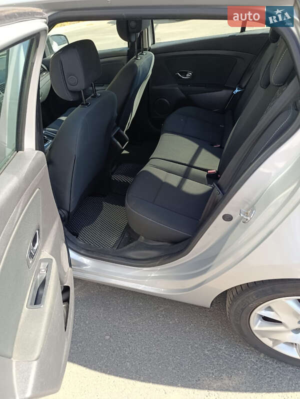 Универсал Renault Megane 2012 в Черкассах фото 27 Универсал Renault Megane 2012 в Черкассах